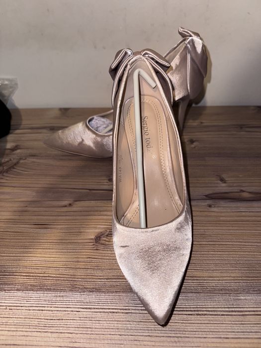 Обувки на висок ток сатен с панделка