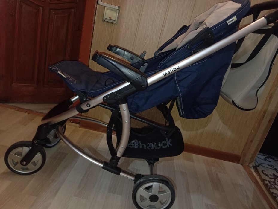 Продам коляску Hauck 3в1