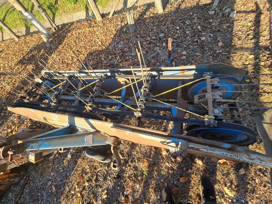 Grebla in tiranti la tractor modelul pe curele roti bune curele bune