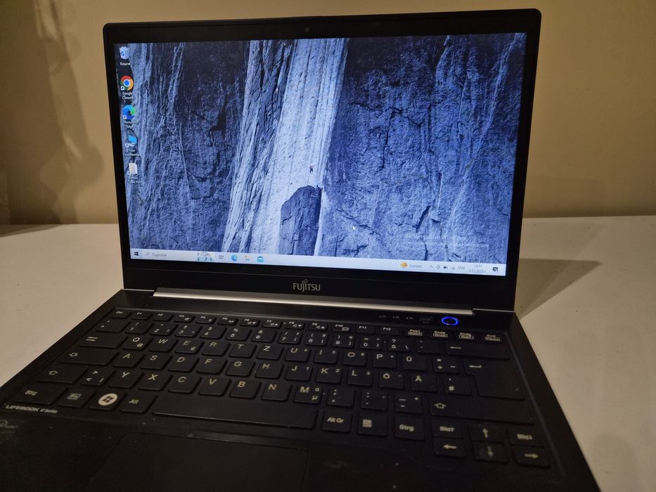 Лаптоп Fujitsu Lifebook U772