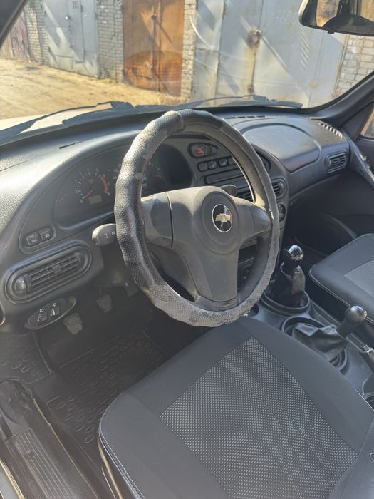 Продам ниву шевролет 2013года