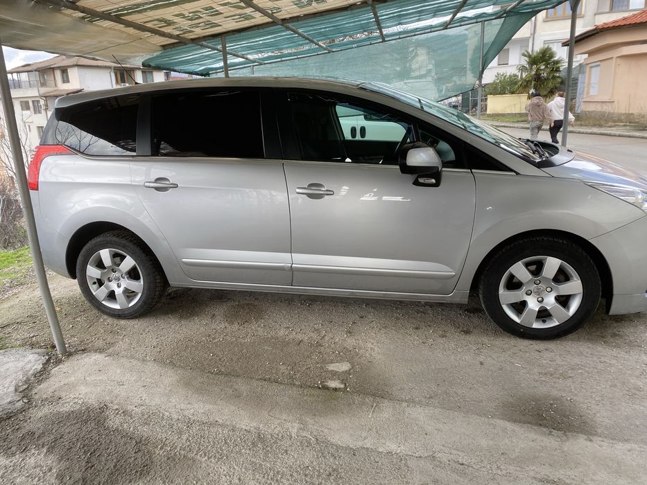 Пежо 5008 1.6/115 коня дизел 2011 година