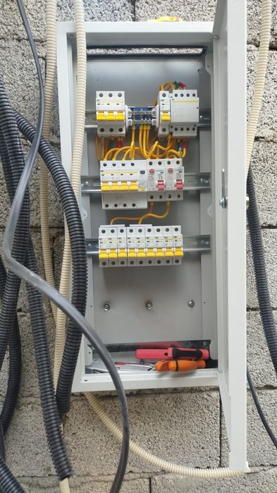 Электрик  Электромантожник