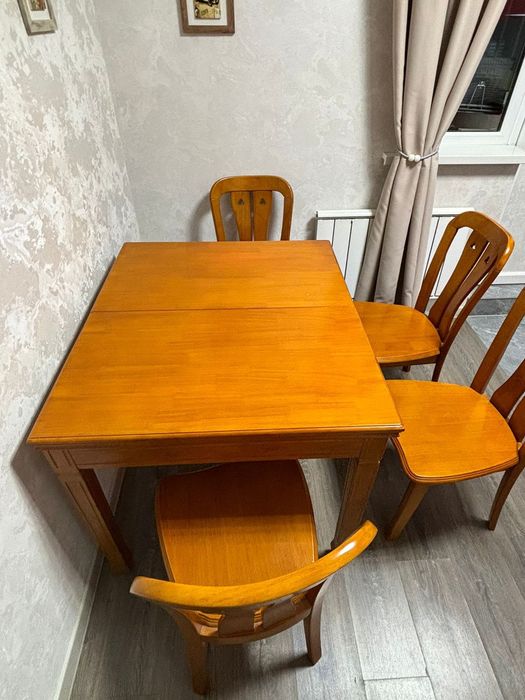 Продам стол и 4 Стула