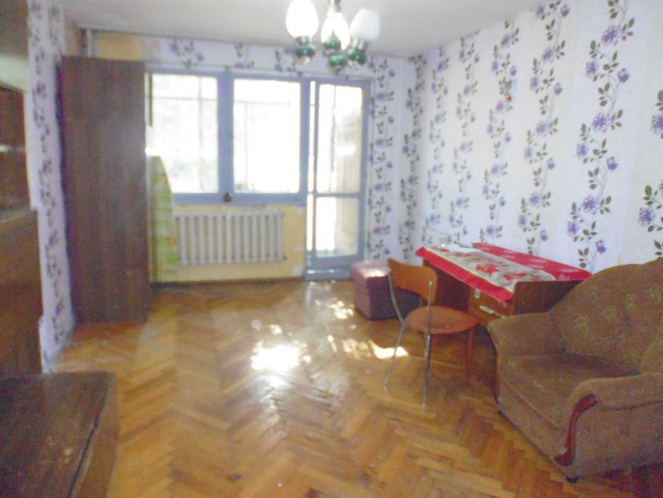 Тристаен непреходен апартамент за продажба в ж.к. Люлин 3, гр. София
