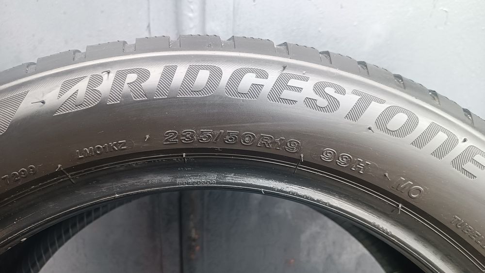 235/50/19 Bridgestone
