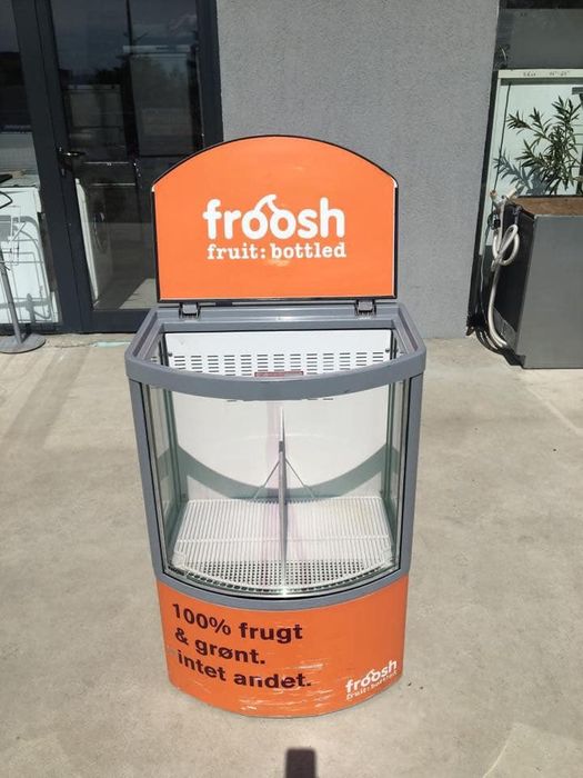 Малка плюсова хладилна витрина