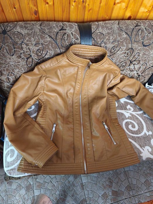 Кожено яке кафяво