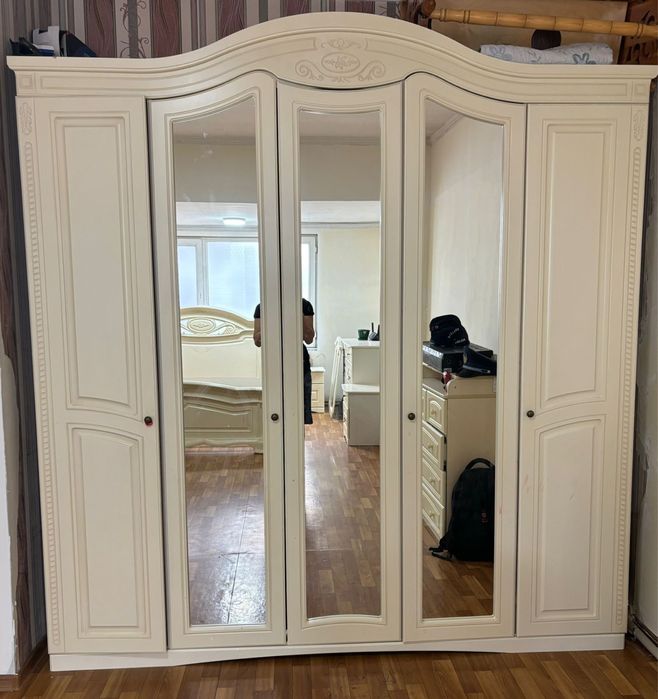 Спальный гарнитур