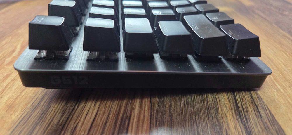 Клавиатура (Повредена/за Части): Logitech G512 Carbon GX Brown RGB