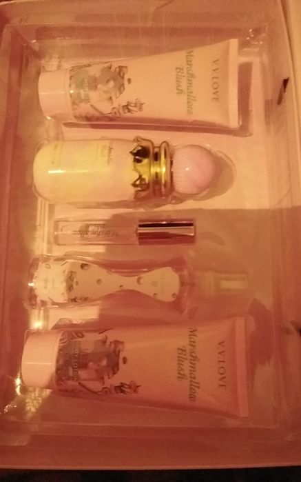 Косметика подарочный набор в каропке город Жаркент