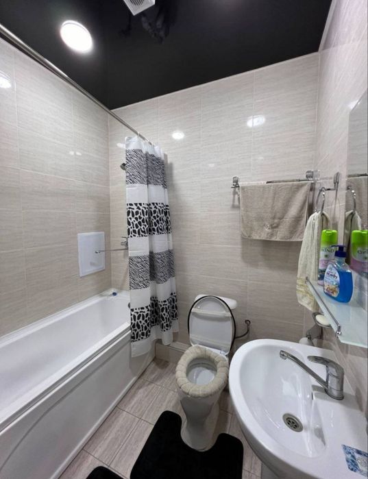 Зудлик билан сотилади Смарт Сити 1 хона перед  2 хона 7 этаж 8 эт дом