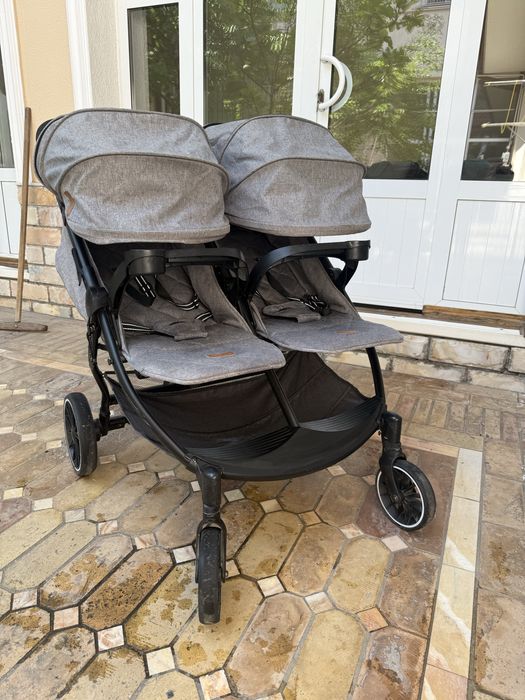 Коляска для двойни