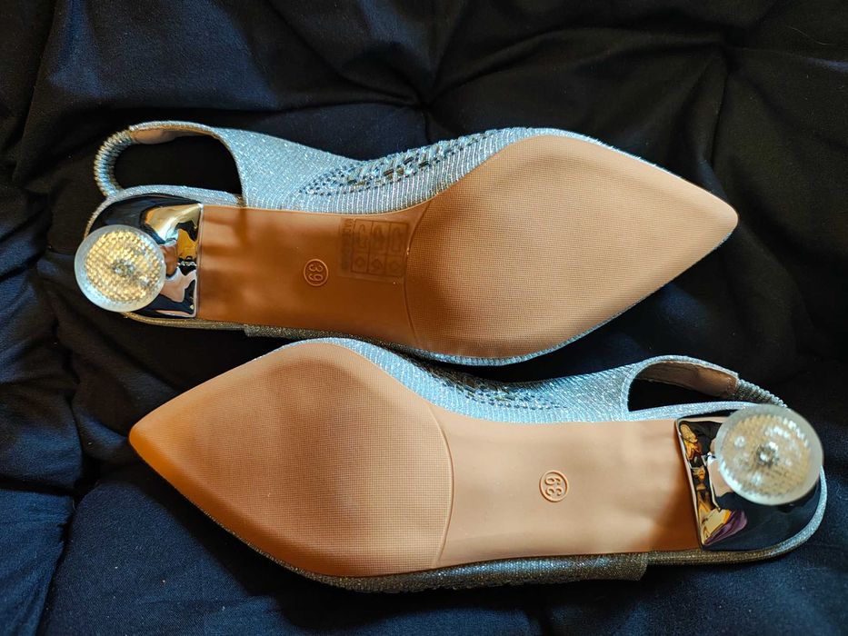 Sandale elegante cu sclipici și toc de 6 cm. NOI