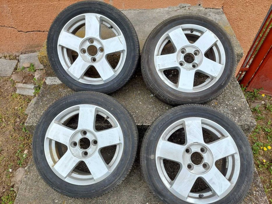 vand 4 jante Ford 15'(Originale) si 4 jante de Logan 15' vechi
