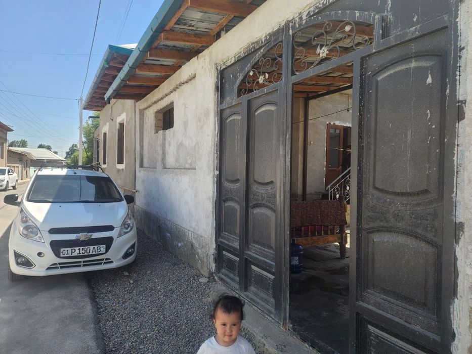 3 sotixli uchastka sotiladi fasadi 30 m  (30×10)