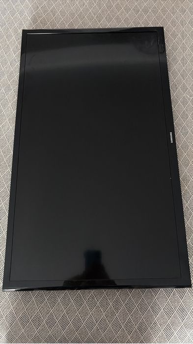 Продам телевизор смарт самсунг