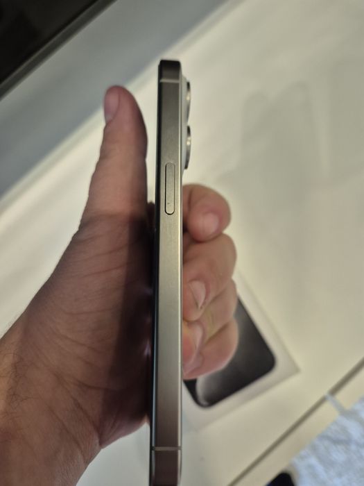 Apple Iphone 15 pro 512gb white titanium Отлично състояниеГаранция