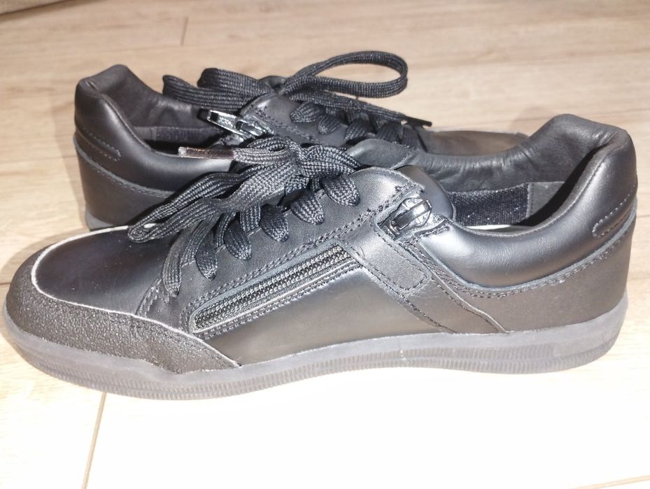 Кожанные кроссовки Geox