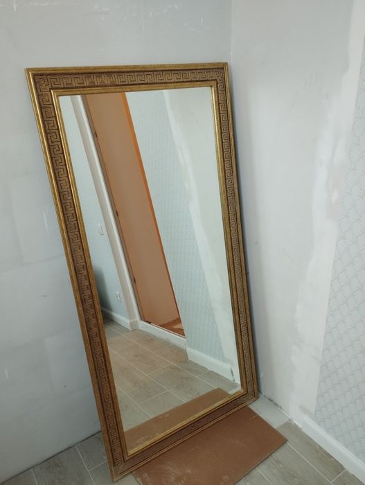 Зеркало настенное