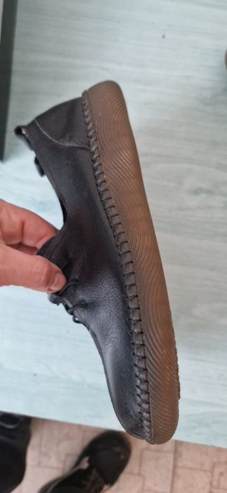 Pantofi de piele nepurtati