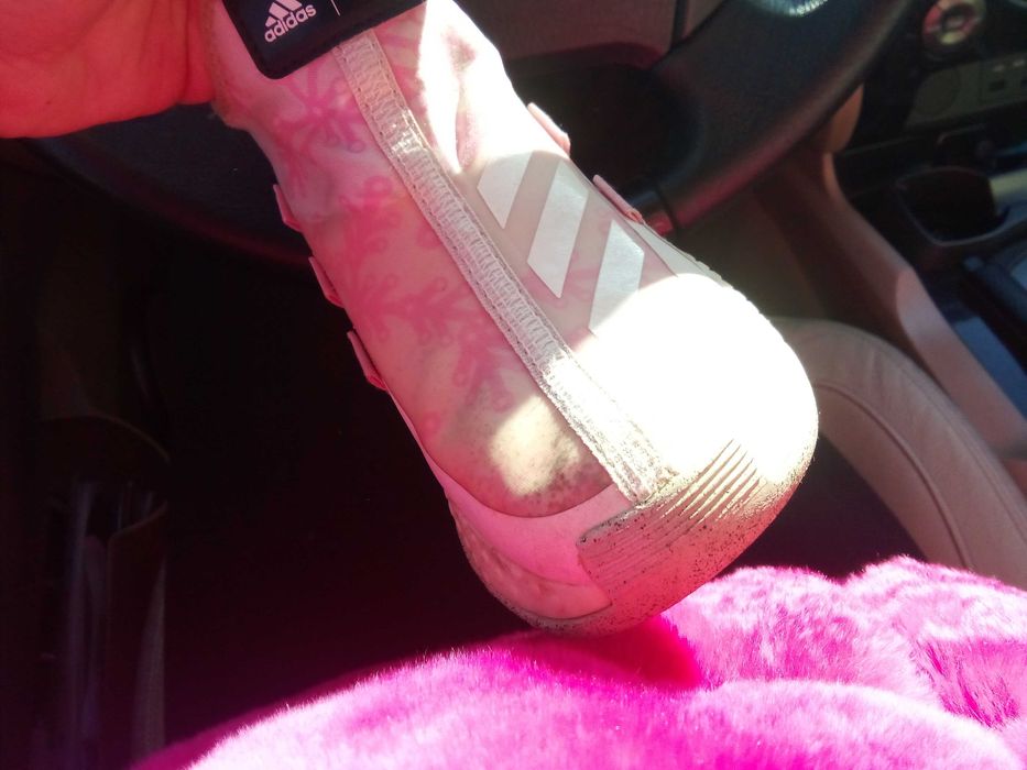 Adidas  Lego за момиче номер 28 - 23 евро.