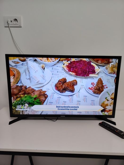 Vind TV samsung diagonala 80 cm pret 400 lei.