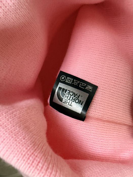 Caciula The North Face roz noua cu eticheta