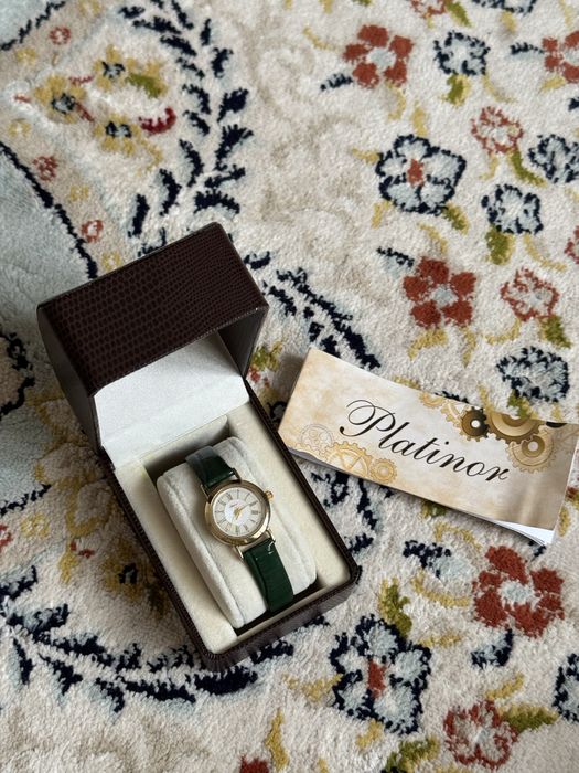 Золотые часы женские “Platinor”