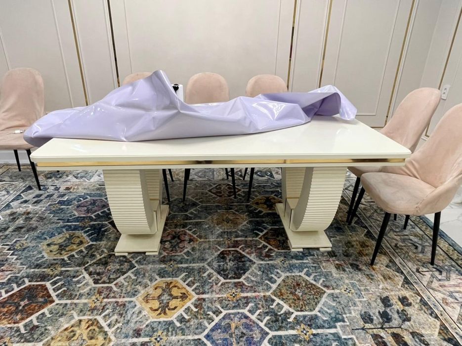 продам кухонный мебель есть 8 стульев