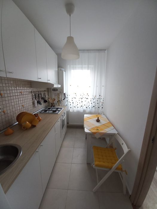 Închiriez garsoniera