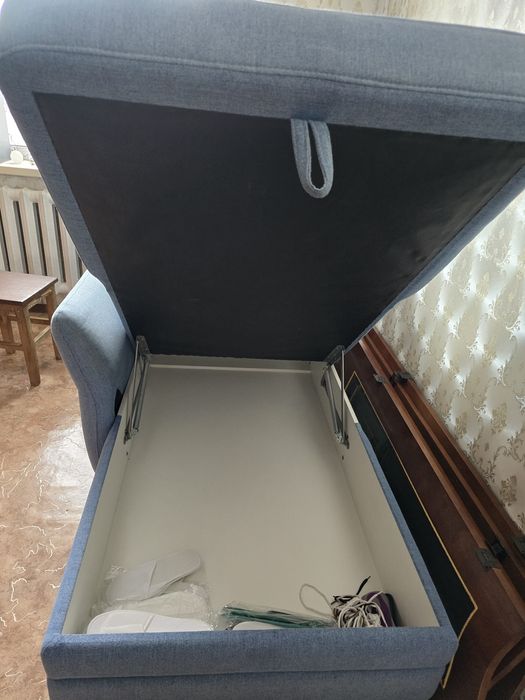 Продам диван ,район Топографический