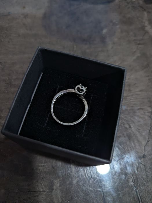 Продам кольцо серебро