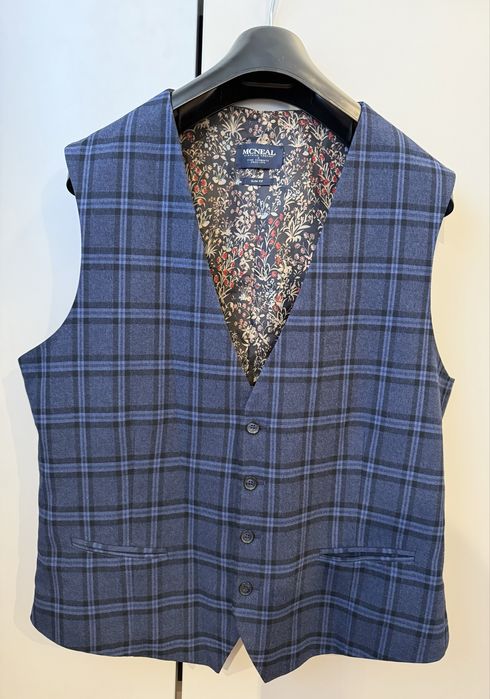 Sacou și Vesta MCNEAL