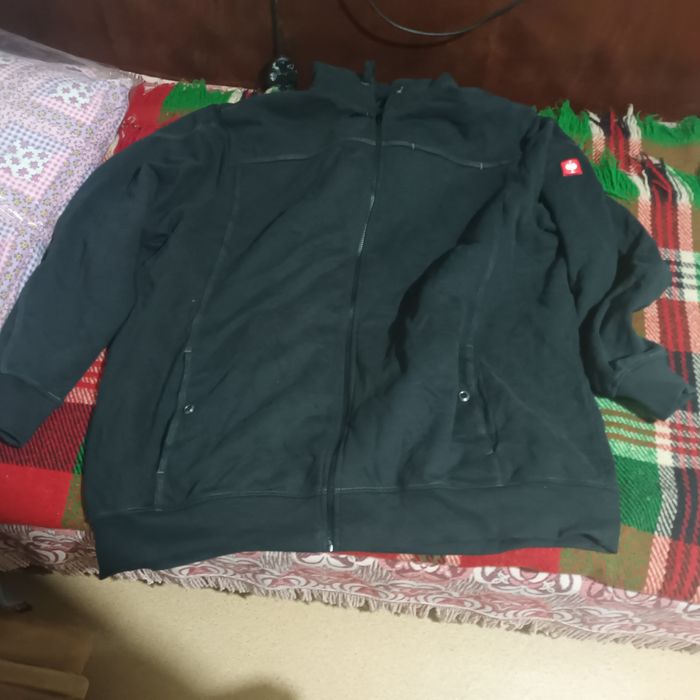 Суичер за работа на една от най - добрите фирми за работни облекла..