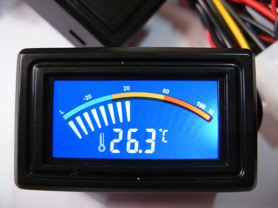 Панелен цифров LCD термометър със скала автомобил хладилник компютър