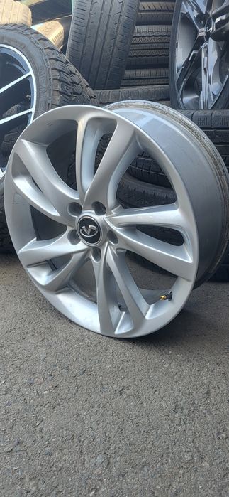 Продам диск комплект 4штR18