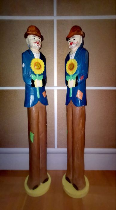 Антикварна дървена фигура на клуон държащ слънчоглед 2бр. размер h95см