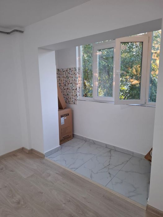 2 garsoniere etaj 2 CFR Gitour