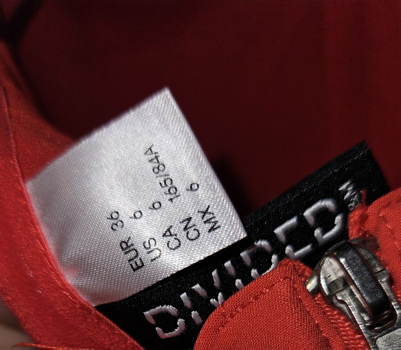 Rochie rosie fara umeri marimea 36