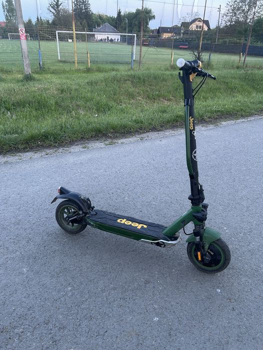 Vand trotineta jeep in stare buna