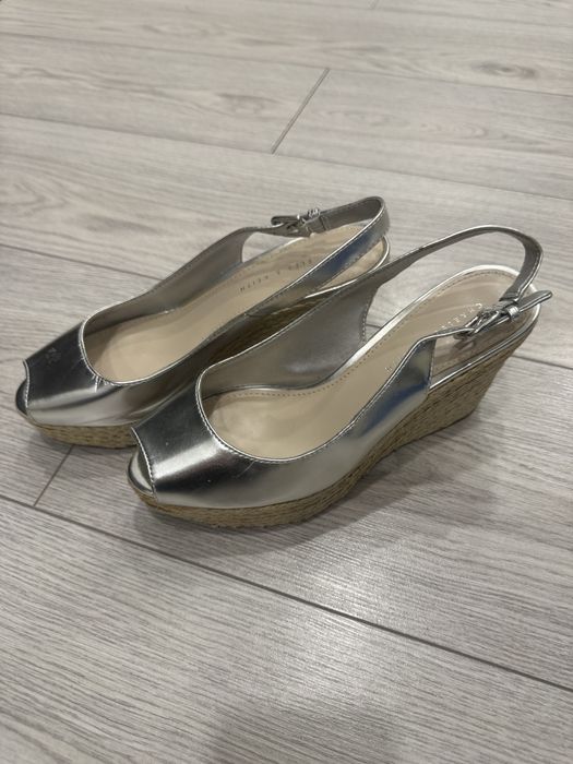 Босоножка Charles & Keith 36 размер