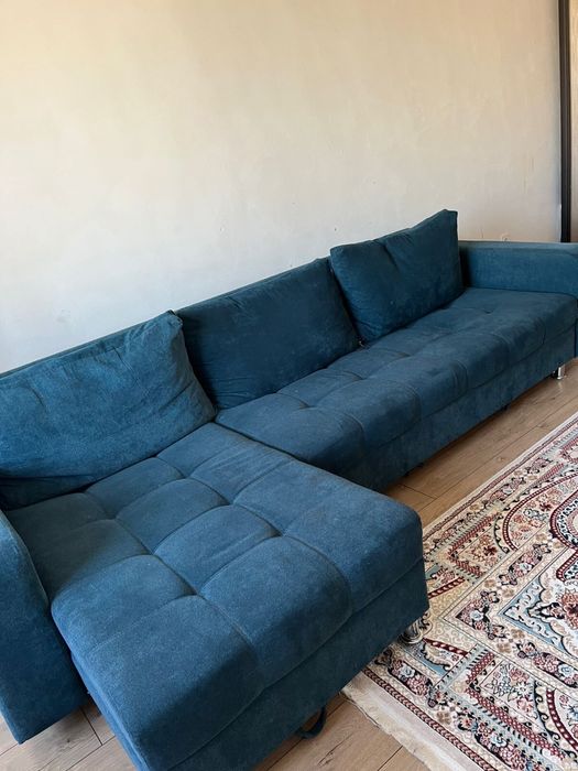 Срочно продам шкаф и диван