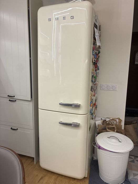 Продавам Хладилник SMEG