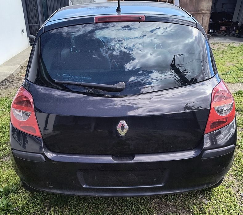 Dezmembrez - Renault Clio 3 - 1.5 DCI - 63 Kw - k9k 766 - Euro 4
