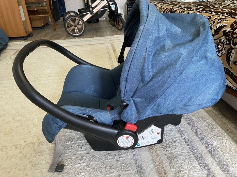 Продам Коляску 3в1