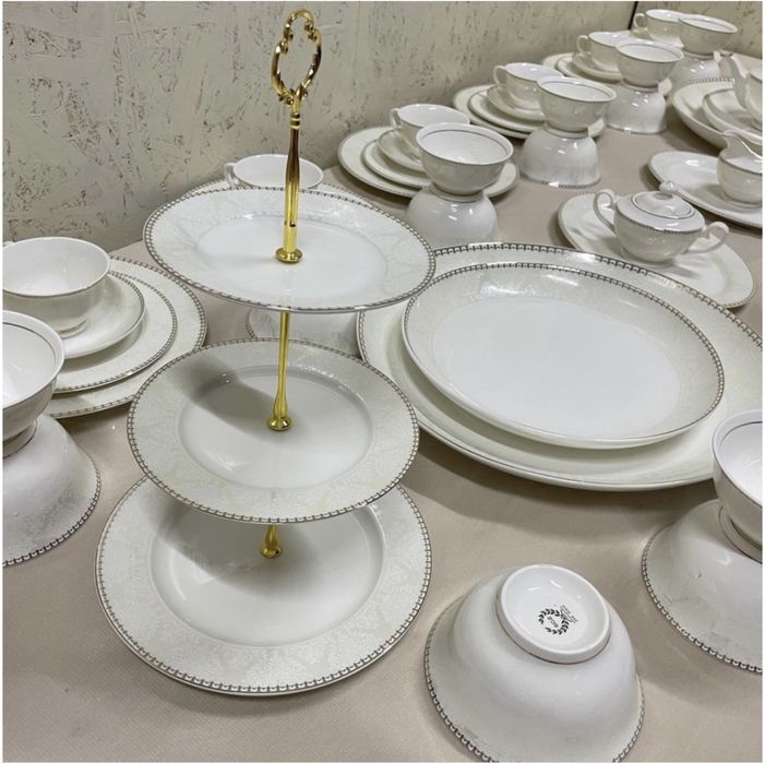 Сервиз на 12 персон, 105 предметов