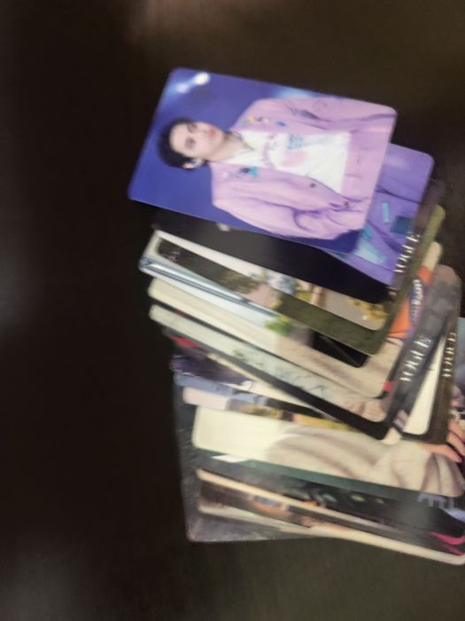 Продам карточки BTS "VOGUE"