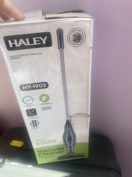 Пылесос б/у маленький