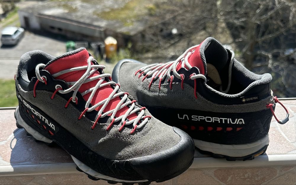 Superdry.New Balance.Adidas.La Sportiva-Premiata-Asics-Nike